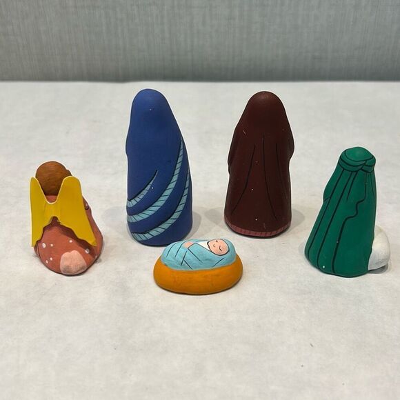 Hand Painted Clay Christmas Nativity 5 Pcs Holy Family Angel Shepherd Basket - Picture 3 of 5